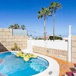 Carolina Villa *